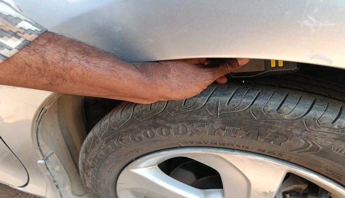 2014 Honda City 1.5L I-VTEC SV, Petrol, Manual, 1,14,468 km, tyre