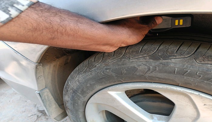 2014 Honda City 1.5L I-VTEC SV, Petrol, Manual, 1,14,468 km, tyre