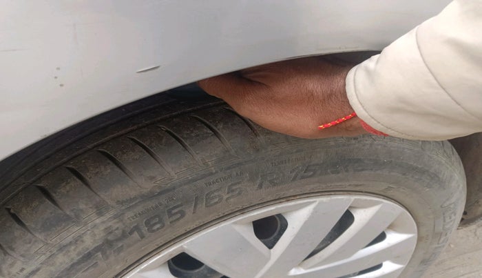 2013 Volkswagen Vento COMFORTLINE DIESEL 1.6, Diesel, Manual, 88,214 km, tyre