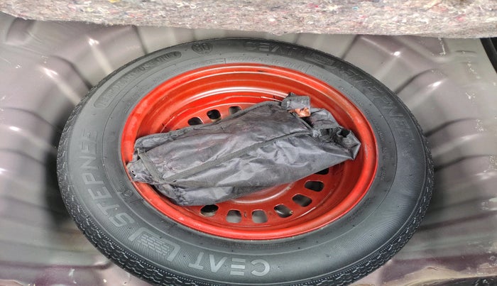 2022 Renault Kiger RXT AMT, Petrol, Automatic, 33,678 km, tyre