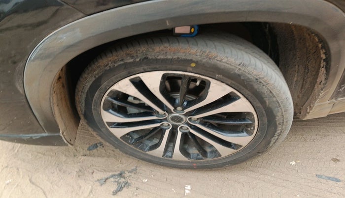 2022 MG HECTOR PLUS SHARP 2.0 DIESEL TURBO MT 6-STR, Diesel, Manual, 34,777 km, tyre