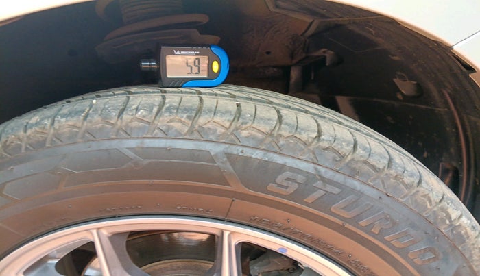 2015 Maruti Swift VXI, Petrol, Manual, 1,03,020 km, tyre