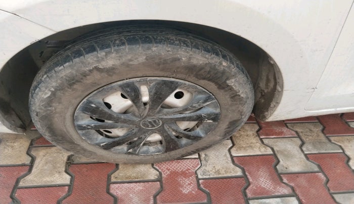 2019 Maruti Swift LXI, Petrol, Manual, 1,67,277 km, tyre