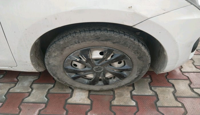 2019 Maruti Swift LXI, Petrol, Manual, 1,67,277 km, tyre