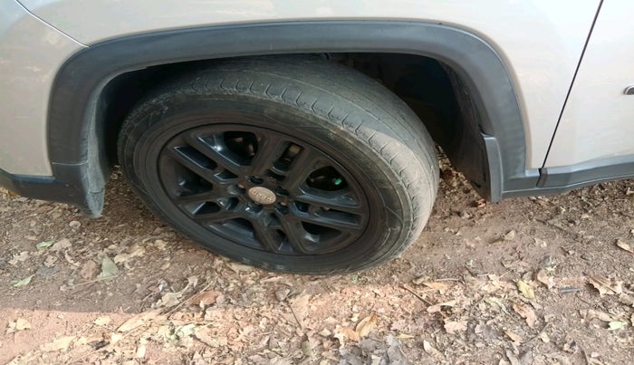 2018 Jeep Compass LIMITED 2.0 DIESEL 4X4, Diesel, Manual, 1,39,247 km, tyre