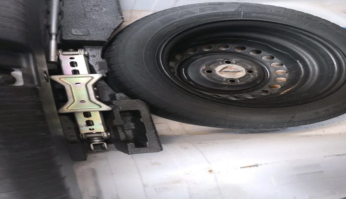 2014 Honda Amaze 1.2L I-VTEC VX, Petrol, Manual, 57,568 km, tyre