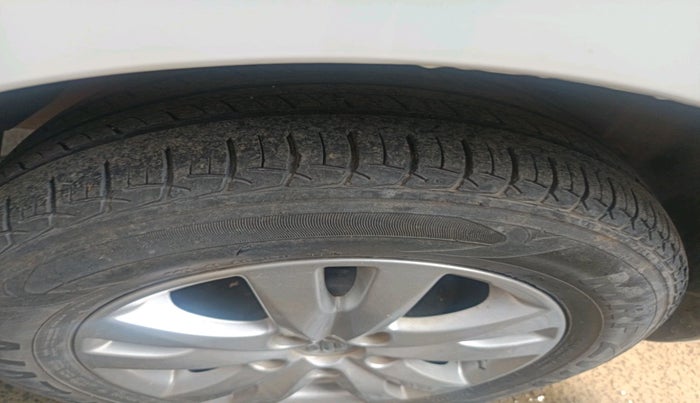 2017 Maruti Ertiga ZXI+, Petrol, Manual, 38,085 km, tyre