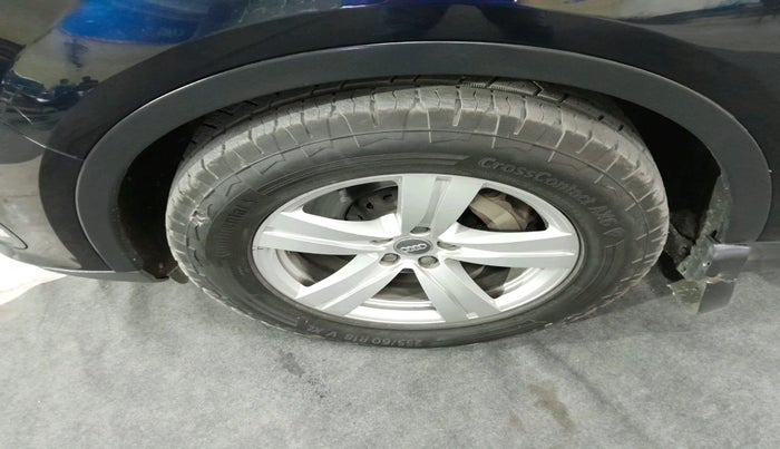 2016 Audi Q7 45 TDI PREMIUM, Diesel, Automatic, 1,26,976 km, tyre