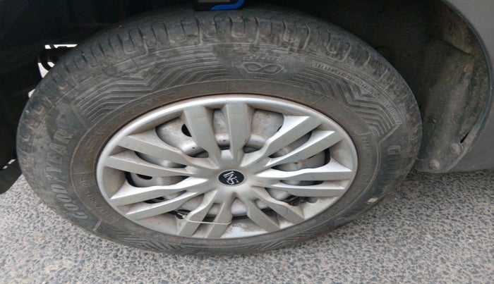 2014 Maruti Swift Dzire LXI, Petrol, Manual, 82,562 km, tyre