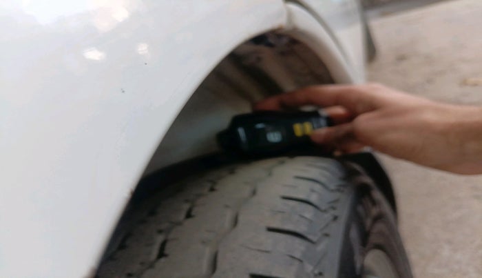 2017 Maruti Eeco 5 STR WITH A/C+HTR, Petrol, Manual, 1,65,831 km, tyre