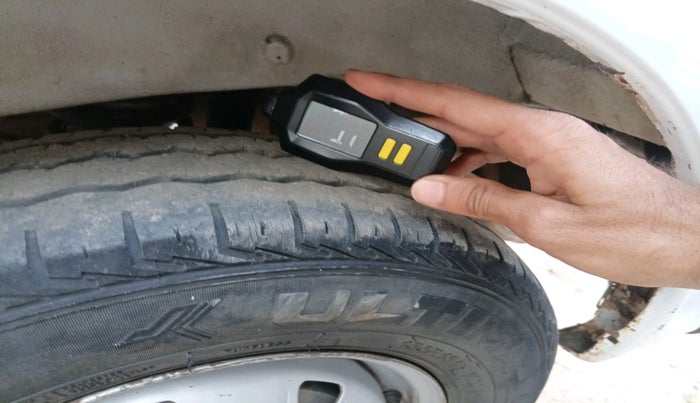 2017 Maruti Eeco 5 STR WITH A/C+HTR, Petrol, Manual, 1,65,831 km, tyre