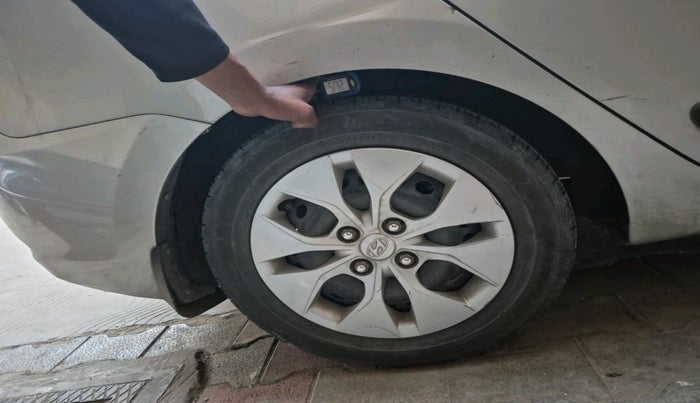 2015 Hyundai Xcent S 1.2, Petrol, Manual, 73,389 km, tyre