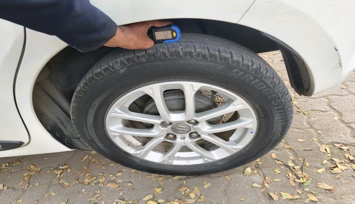 2023 Maruti Swift ZXI CNG, Petrol, Manual, 42,305 km, tyre