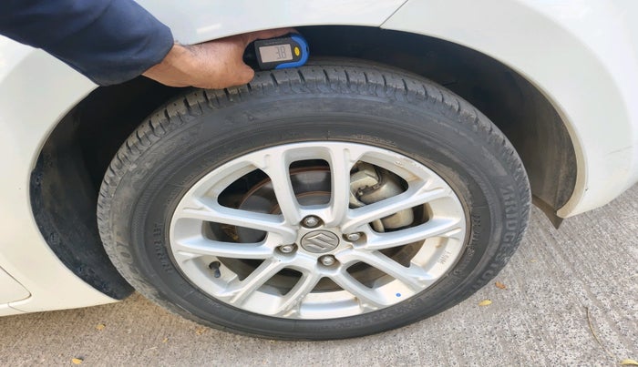 2023 Maruti Swift ZXI CNG, Petrol, Manual, 42,305 km, tyre