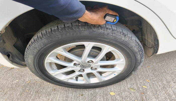 2023 Maruti Swift ZXI CNG, Petrol, Manual, 42,305 km, tyre