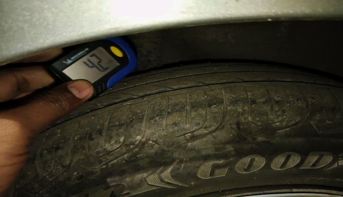 2016 Honda City 1.5L I-VTEC V MT, Petrol, Manual, 1,17,530 km, tyre