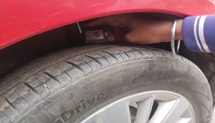 2015 Maruti Swift ZXI, Petrol, Manual, 93,073 km, tyre