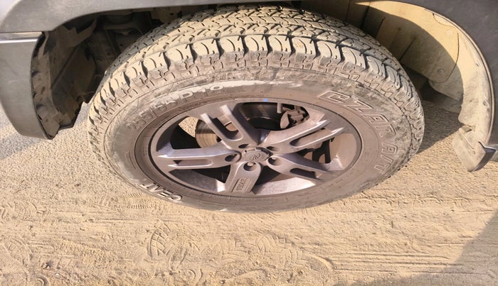 2022 Mahindra Thar LX HARD TOP 4WD MT, Diesel, Manual, 38,484 km, tyre