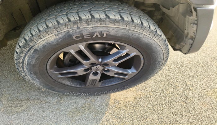 2022 Mahindra Thar LX HARD TOP 4WD MT, Diesel, Manual, 38,484 km, tyre