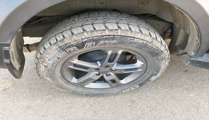 2022 Mahindra Thar LX HARD TOP 4WD MT, Diesel, Manual, 38,484 km, tyre