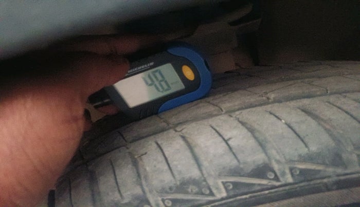 2023 Renault Kwid RXT 1.0 AMT, Petrol, Automatic, 15,457 km, tyre