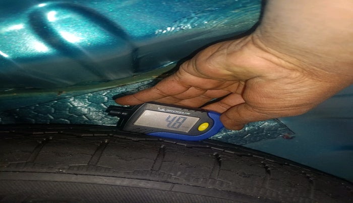 2023 Renault Kwid RXT 1.0 AMT, Petrol, Automatic, 15,457 km, tyre