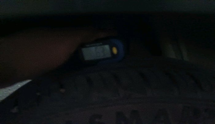 2023 Renault Kwid RXT 1.0 AMT, Petrol, Automatic, 15,457 km, tyre