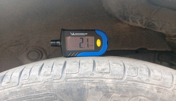 2012 Hyundai Santro Xing GLS, Petrol, Manual, 1,65,091 km, tyre