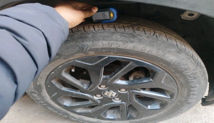 2023 Maruti FRONX DELTA PLUS 1.2L AGS, Petrol, Automatic, 30,534 km, tyre