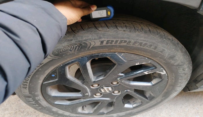 2023 Maruti FRONX DELTA PLUS 1.2L AGS, Petrol, Automatic, 30,534 km, tyre