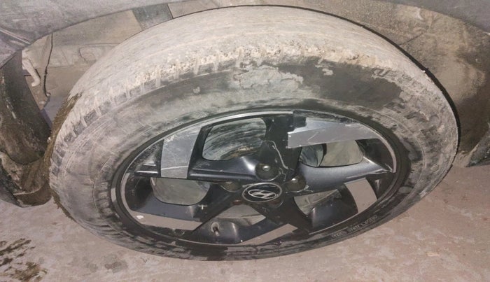 2019 Hyundai VENUE SX 1.4 CRDI, Diesel, Manual, 1,38,764 km, tyre