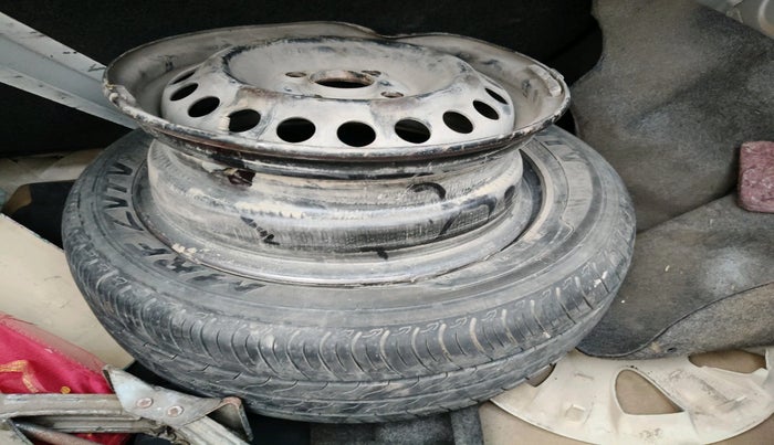 2015 Honda Amaze 1.2L I-VTEC VX, Petrol, Manual, 1,15,200 km, tyre