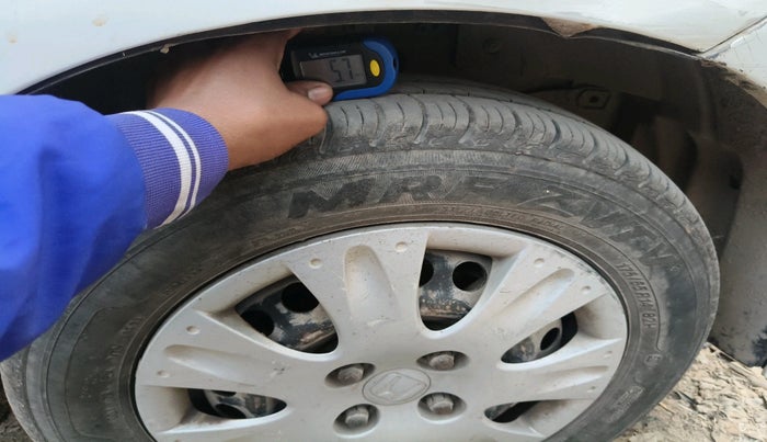 2015 Honda Amaze 1.2L I-VTEC VX, Petrol, Manual, 1,15,200 km, tyre