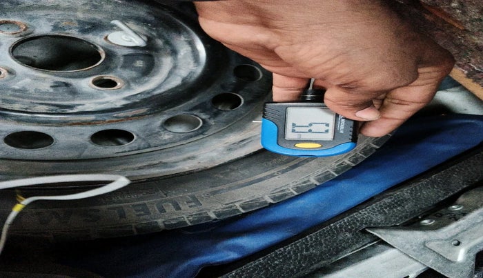 2011 Maruti Wagon R 1.0 VXI, Petrol, Manual, 53,222 km, tyre