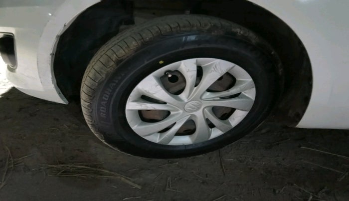 2013 Maruti Swift Dzire VDI, Diesel, Manual, 1,06,556 km, tyre