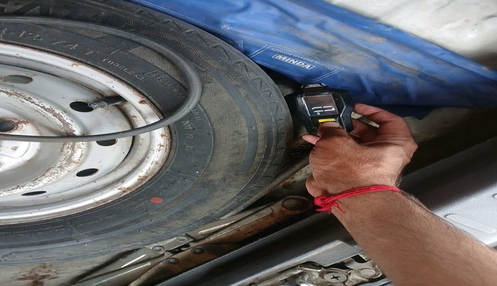 2015 Maruti Alto 800 LXI, Petrol, Manual, 1,13,876 km, tyre