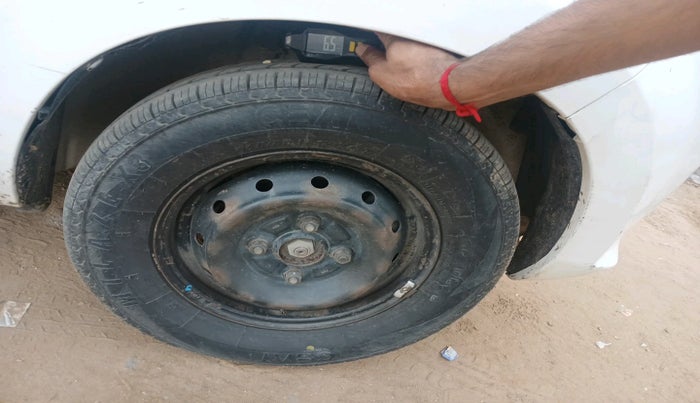 2015 Maruti Alto 800 LXI, Petrol, Manual, 1,13,876 km, tyre