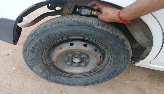 2015 Maruti Alto 800 LXI, Petrol, Manual, 1,13,876 km, tyre