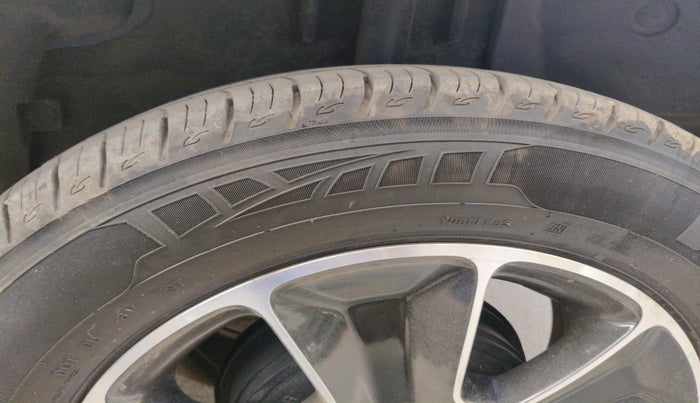 2018 Renault Duster 110 PS RXZ 4X2 AMT DIESEL, Diesel, Automatic, 68,806 km, tyre