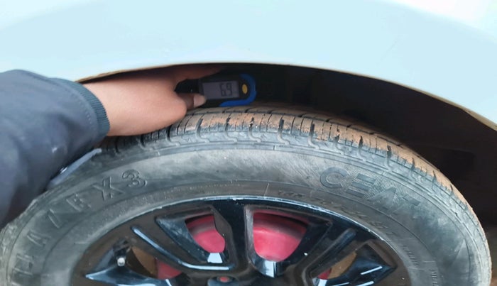 2018 Tata Tiago XZ PETROL, Petrol, Manual, 79,666 km, tyre