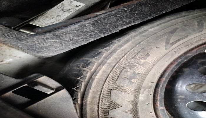 2014 Maruti Wagon R 1.0 VXI, Petrol, Manual, 77,119 km, tyre