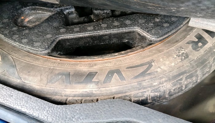 2017 Maruti Ciaz DELTA DIESEL 1.3, Diesel, Manual, 1,42,402 km, tyre