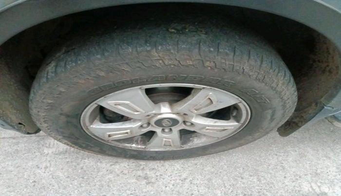 2012 Mahindra XUV500 W8, Diesel, Manual, 82,383 km, tyre