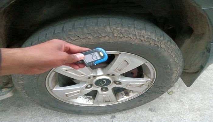 2012 Mahindra XUV500 W8, Diesel, Manual, 82,383 km, tyre