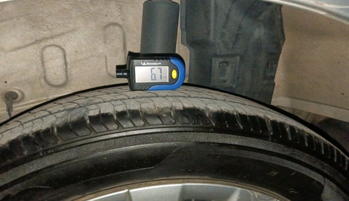 2015 Toyota Etios Liva VD, Diesel, Manual, 1,92,836 km, tyre