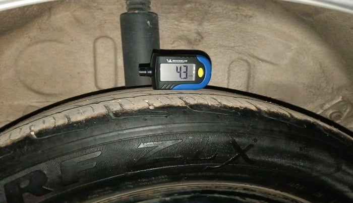 2015 Toyota Etios Liva VD, Diesel, Manual, 1,92,836 km, tyre