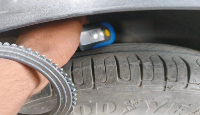 2012 Hyundai i10 SPORTZ 1.2 AT, Petrol, Automatic, 33,341 km, tyre