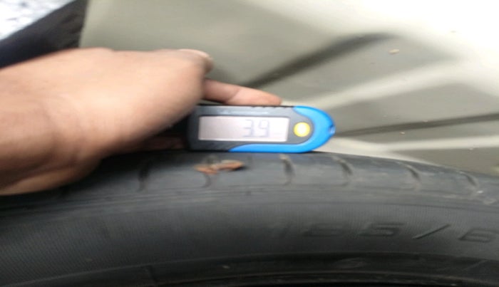 2017 Maruti Ciaz ZXI+, Petrol, Manual, 80,833 km, tyre