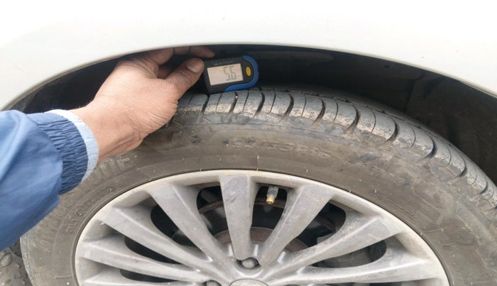 2017 Maruti Ciaz ZXI+, Petrol, Manual, 80,833 km, tyre