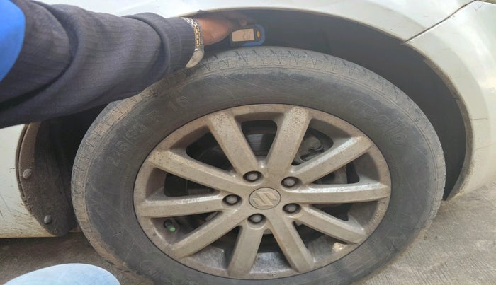 2010 Maruti SX4 ZXI, Petrol, Manual, 1,29,015 km, tyre